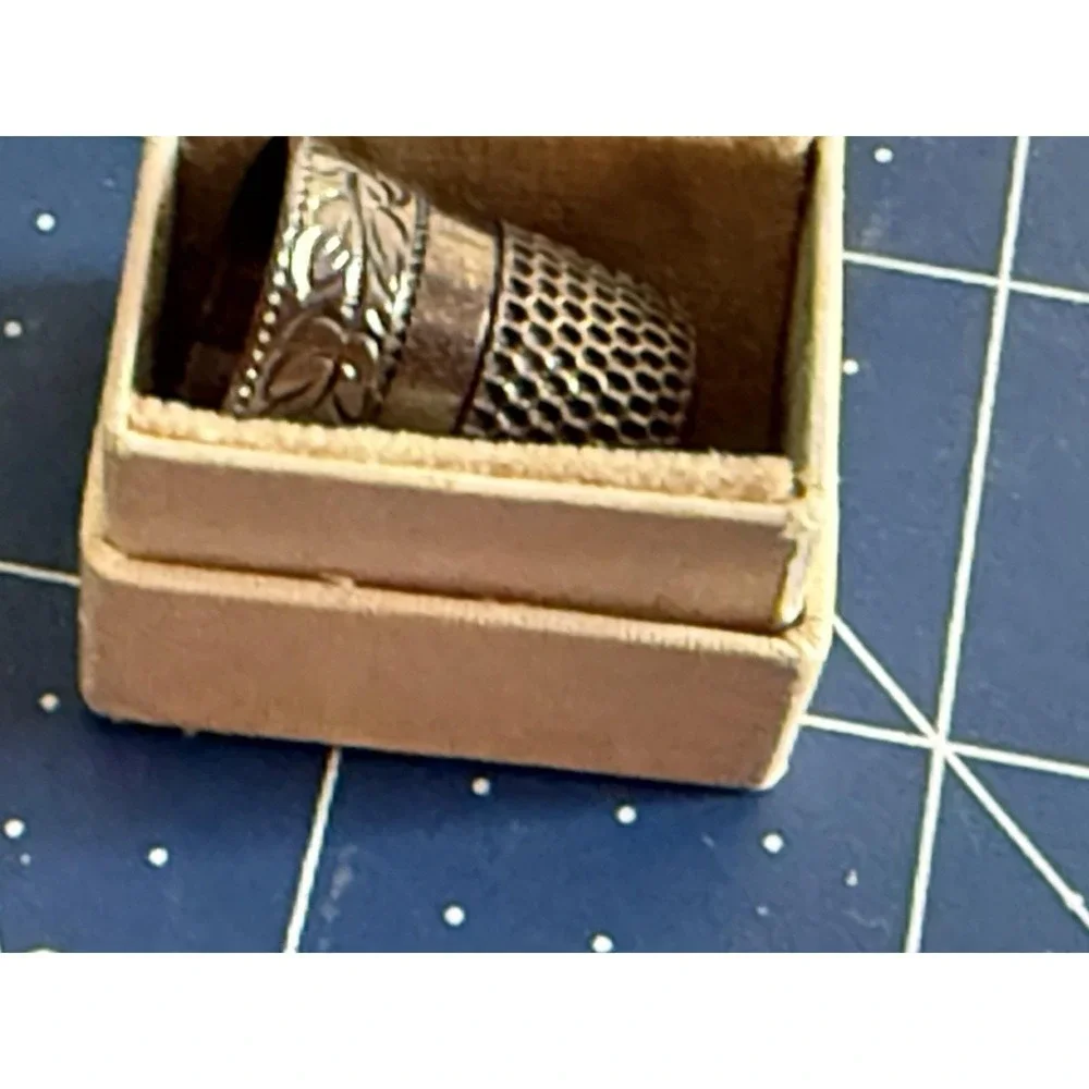 Waite Thresher Ornate Sterling Silver Scrolling Vines Thimble w H B Lund Box
